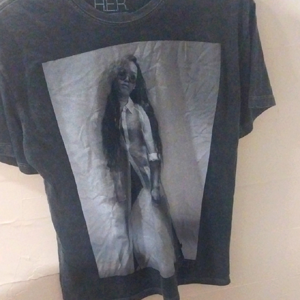 Graphic T-Shirt with Monochrome Print